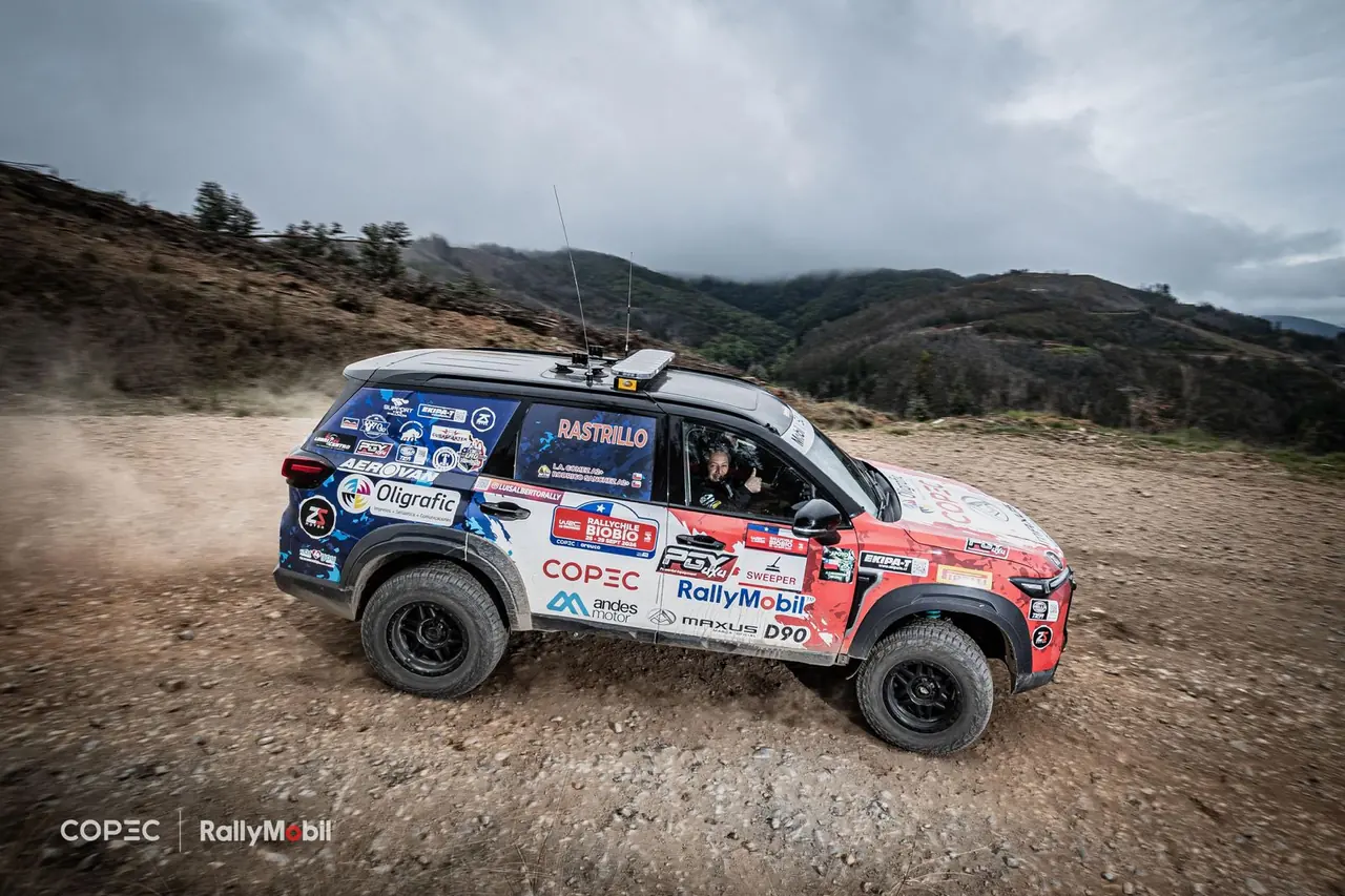 Rotulación de vehículo de rally
